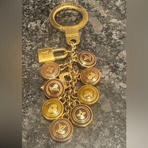🔥🔥 Louis Vuitton STUNNING charm. True fire! 🔥🔥